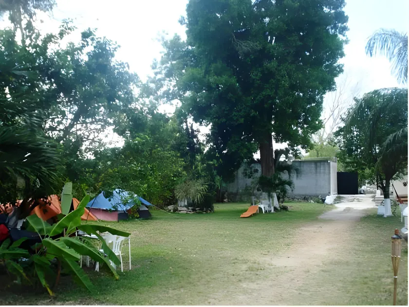 Yaxche Centro Hostal y Camping - Image 1