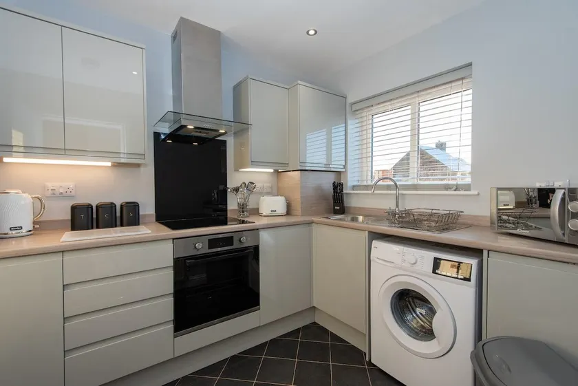 61 Deneside - Image 1