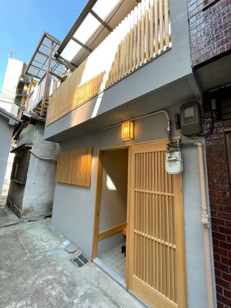 Tamatsukan 玉津館, Detached Hse, JR Tsuruhashi 7min, Kansai Airport 關西空港 57 mins, Namba 6 mins, Nihonbashi 4 mins, Universal Studio 37 mins, Nara 30 mins, Early Check In - Image 1