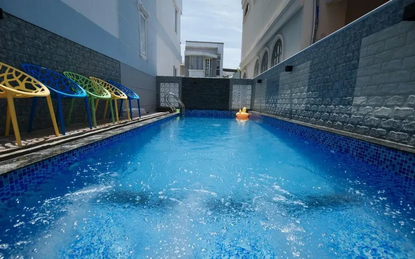 Happy House - Image 1