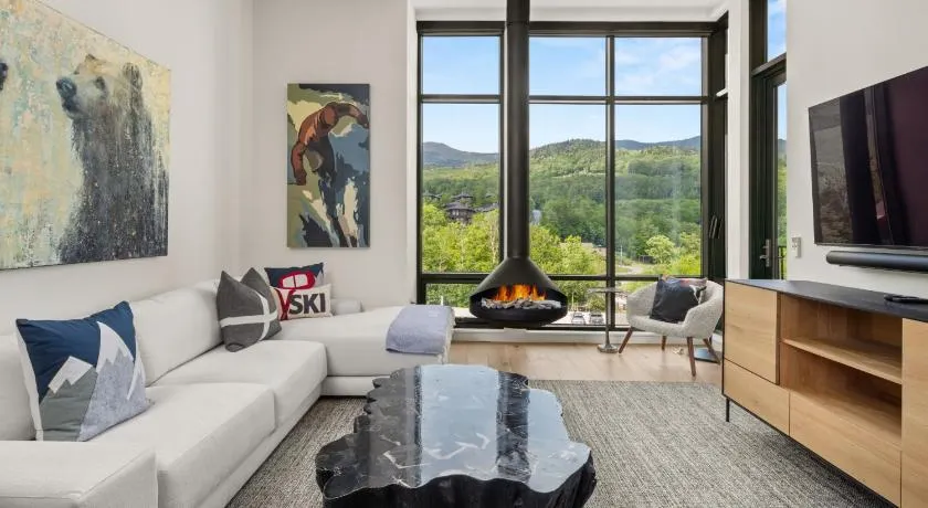409 - 3 bed - Treehouse unit - Spruce Peak at the Base of Stowe Mt Resort - Sleeps 9 - Image 1