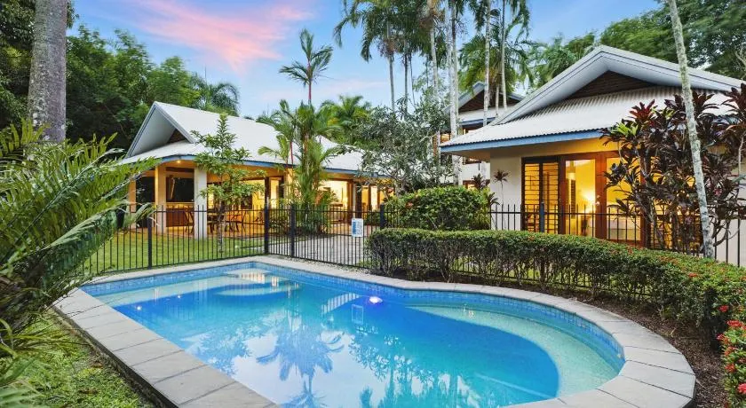 65 Mitre Port Douglas - Villa with golf course views - Image 1