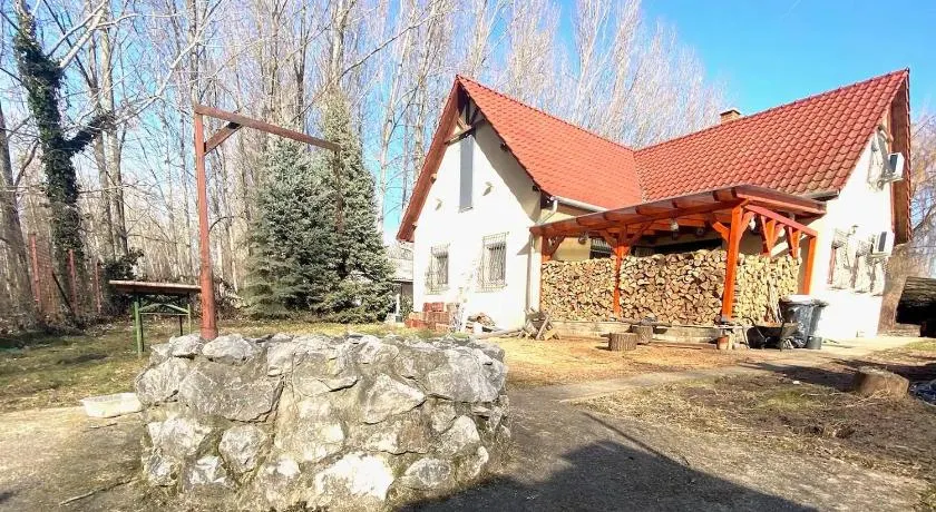 Harcsáztat-Lak - Image 1