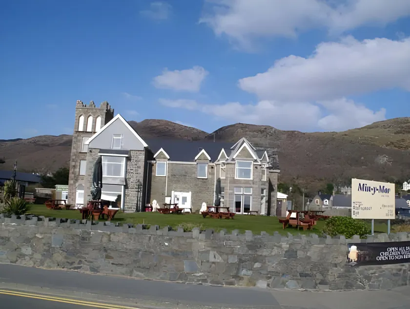 Min y Mor Hotel - Image 1