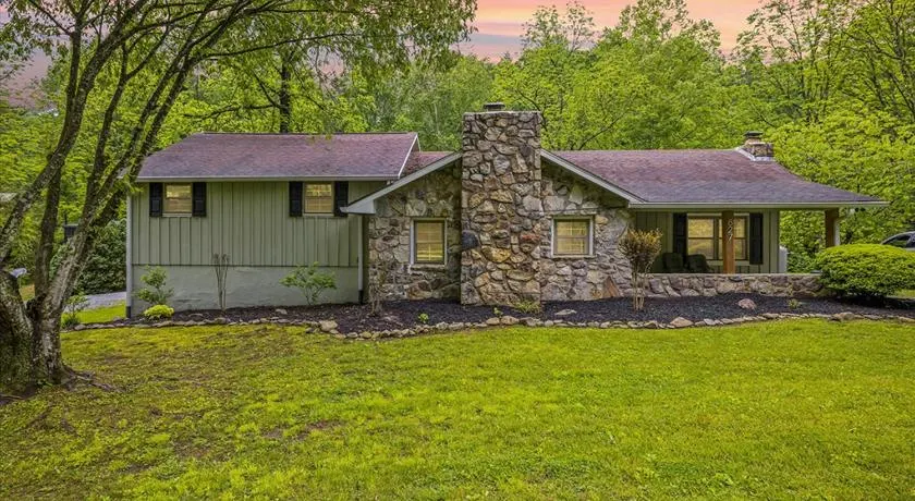 Little Creekside Rest by Venture Smoky Mountains - Image 1