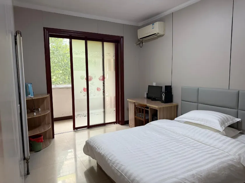 Meijia Express Hotel - Image 1