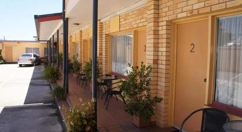 Ayrline Motel - Image 1