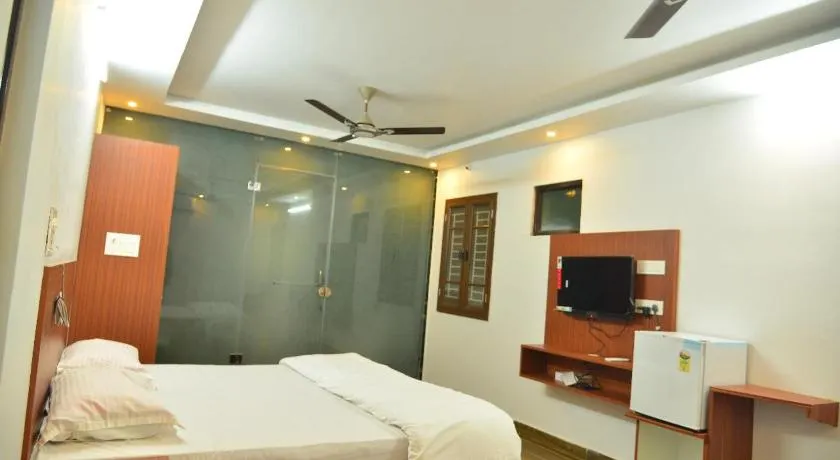Hotel Sri Sai Balaji Towers - Image 1