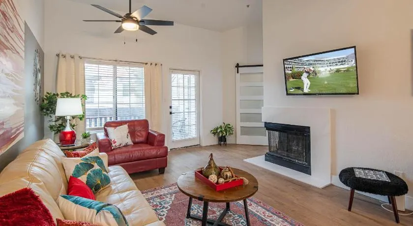Spacious Family Escape , Sport Court, Game Room & King Bed - H2162 - Image 1