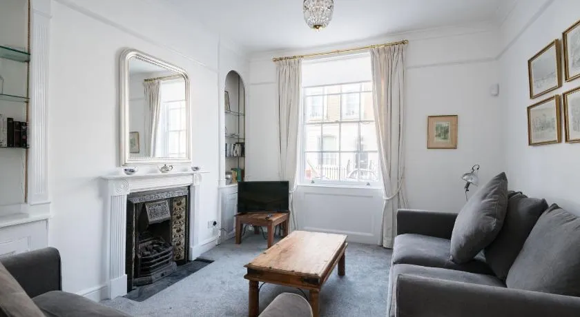 At Home in Chelsea - Image 1