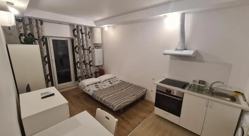 Cosmopolis Studio 1 - Image 1