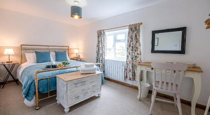 North Cottage, Alderton - Image 1