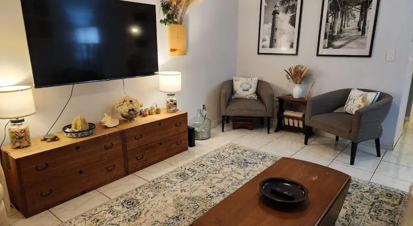 3BR Oasis with Pool in Cocoa - Image 1