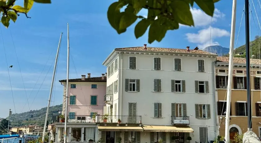 Albergo Gargnano - Image 1