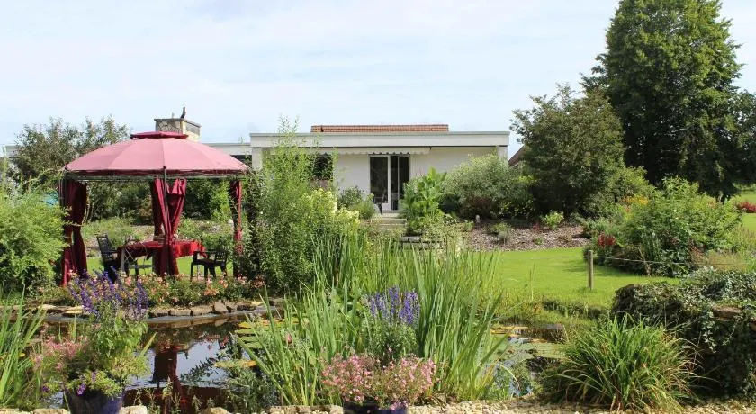 Les Petites Chambres de la Bleue Maison - Image 1
