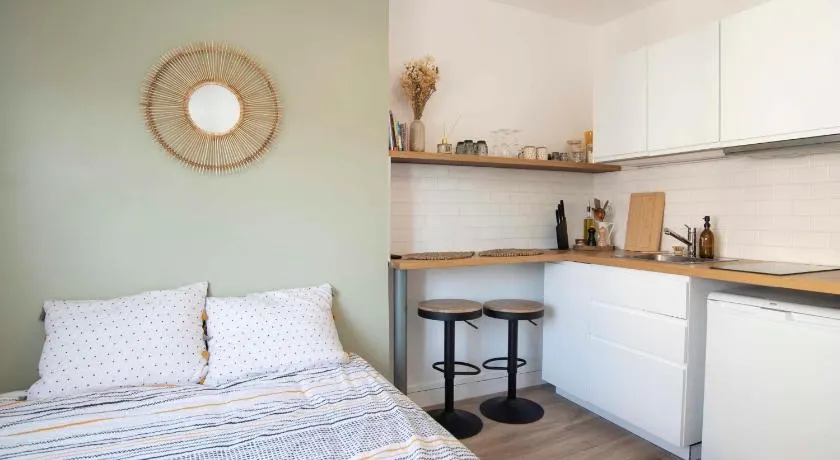 Small Studio Of 14m In The Heart Of Lyon - Image 1