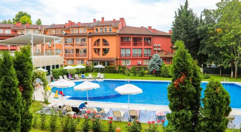 Luxury First Line apartment with pool and sea view in complex Oazis - Image 1