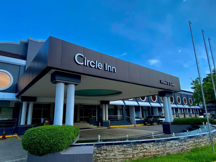Circle Inn Hotel and Suites Bacolod - Image 1