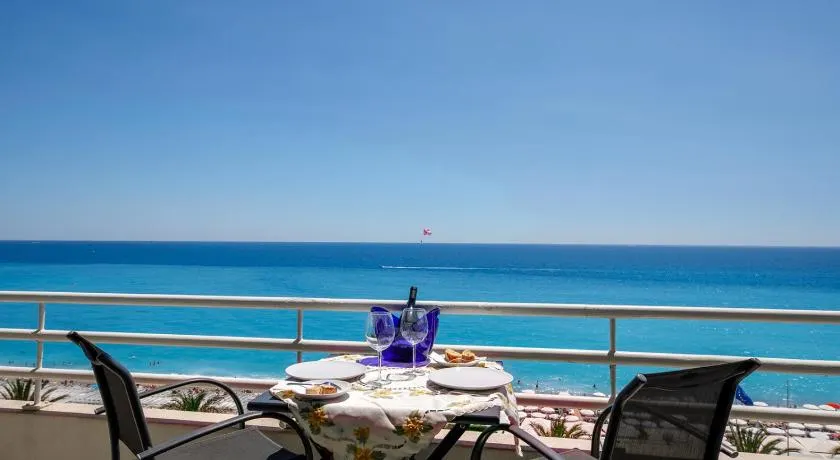 Wonderful Apartment on Sea - Image 1