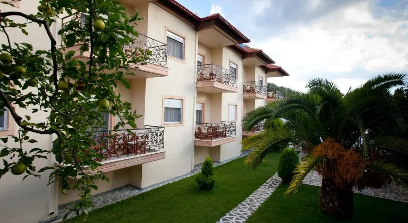 Yiouli Hotel - Image 1