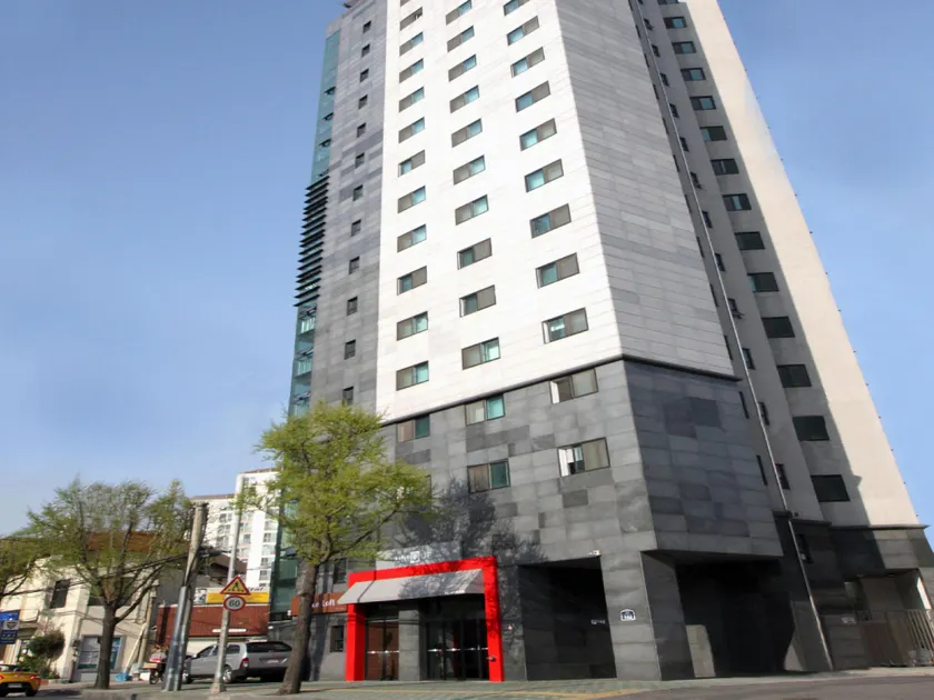Three Seven Hotel Dongdaemun - Image 1