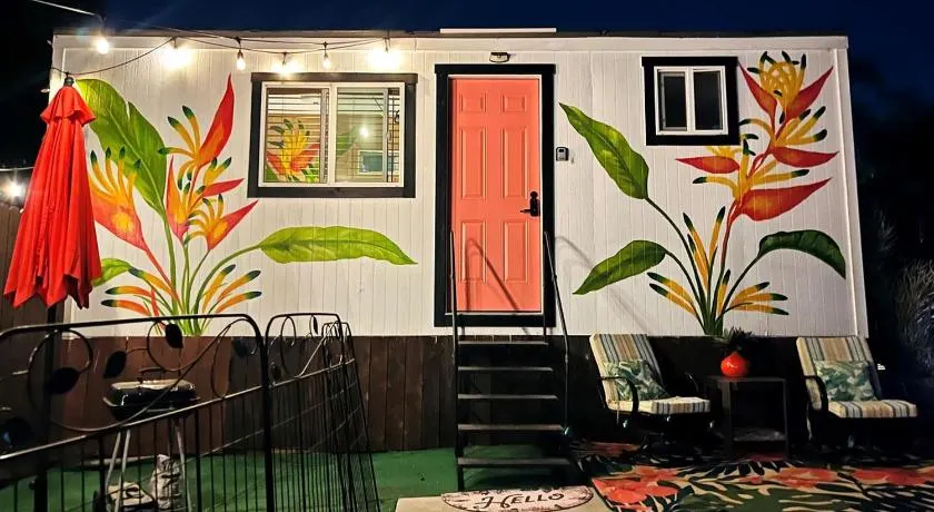 Romantic Hillside Tiny House with Scenic Views & Private Patio Near San Diego, El Cajon CA - Image 1