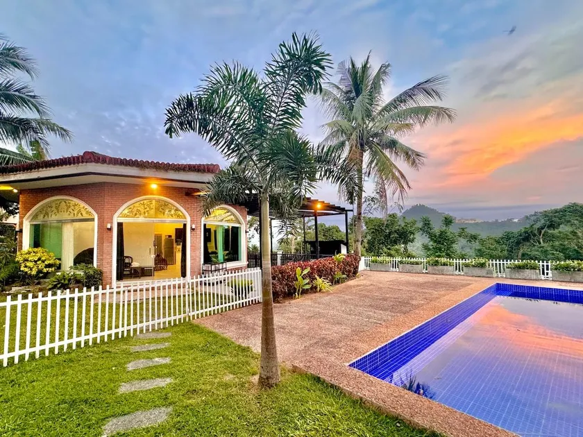 Home w/ Pool & Stunning view SubicBay Freeport - Image 1