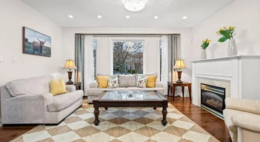 Modern Elegance, Dual Fireplaces & Outdoor BBQ - Image 1