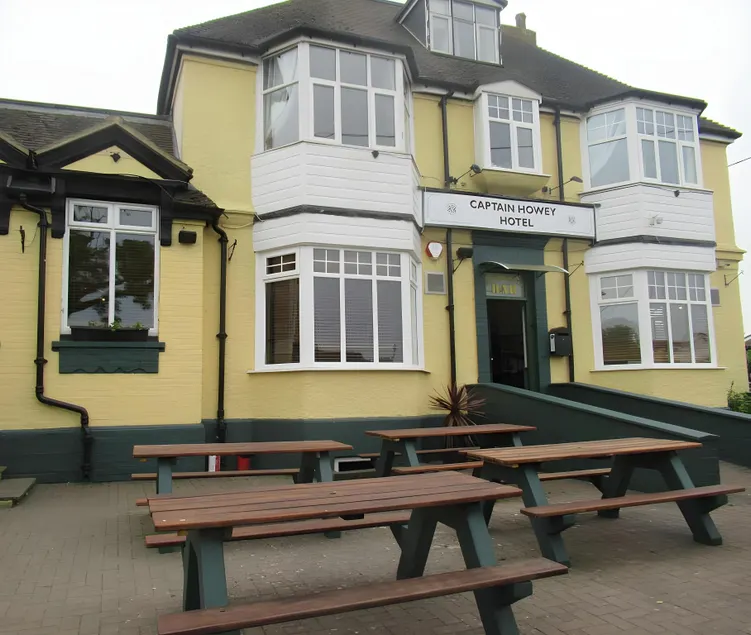 Captain Howey Hotel - Image 1