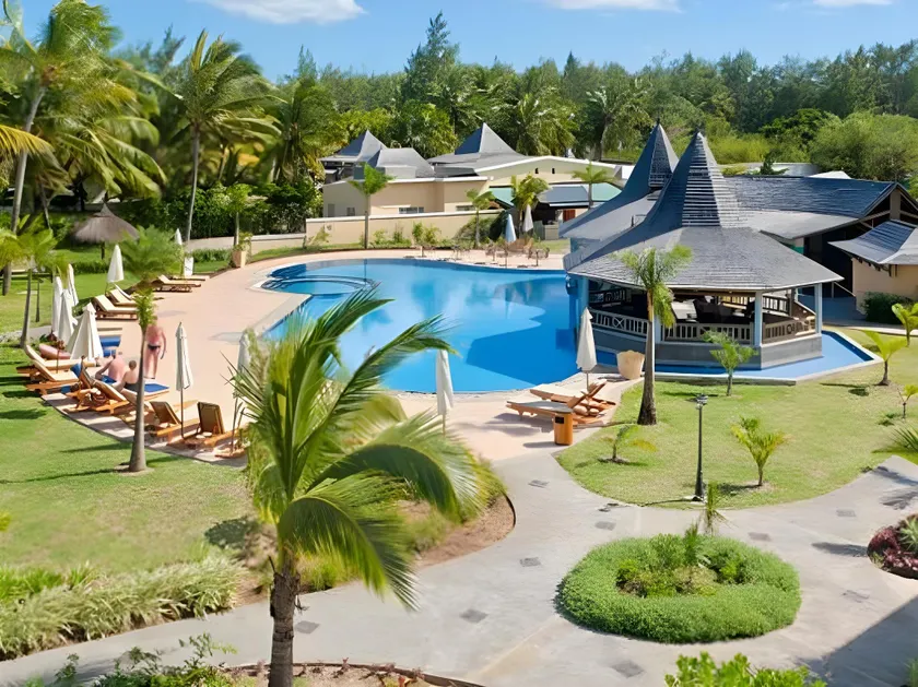 Jalsa Beach Hotel & Spa - Image 1