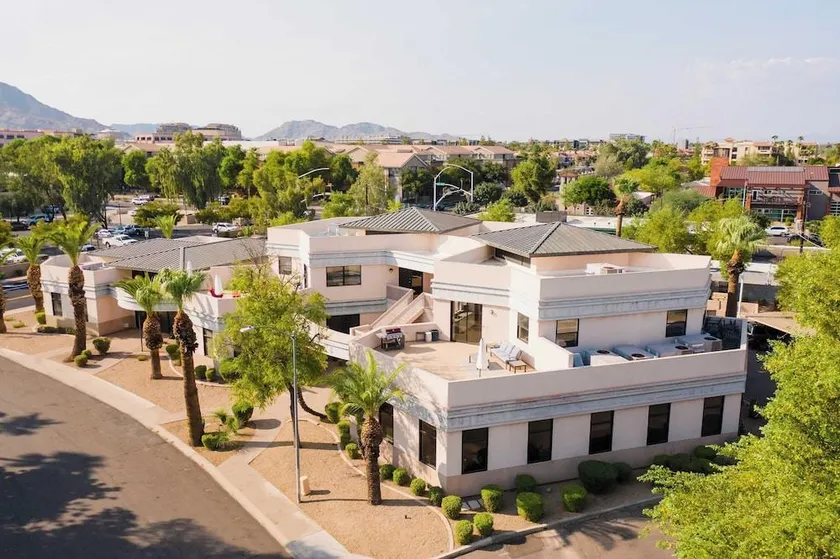 Ivory Buyout By Avantstay Two Home Buyout Near Old Town W Large Patio - Image 1