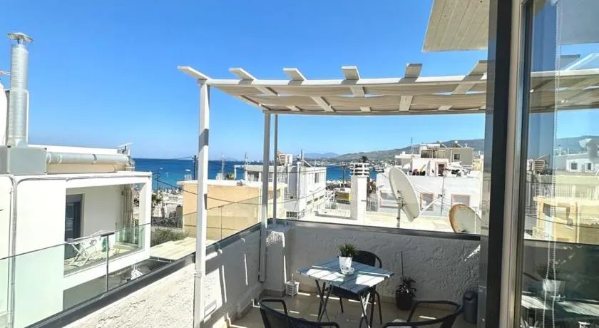 Connie's Sea Side Apartment 2B - Image 1