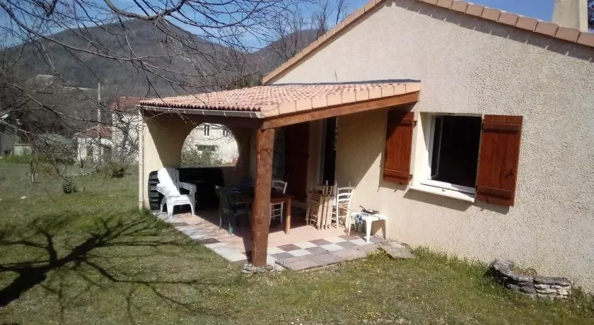 Chambre à louer dans villa ou Location maison entière - Image 1