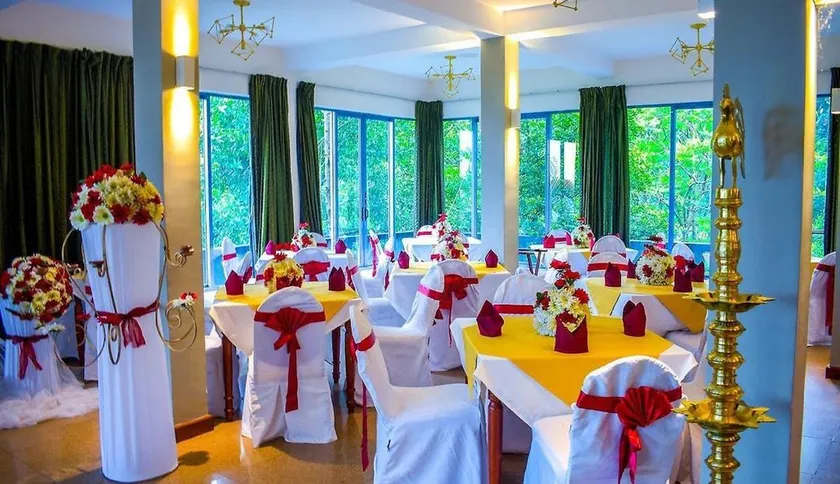 Brookside Resort Deluxe Triple - Image 1