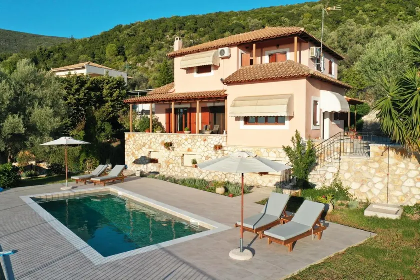 AVLEMONAS Nature Retreat View to Lefkada - Image 1