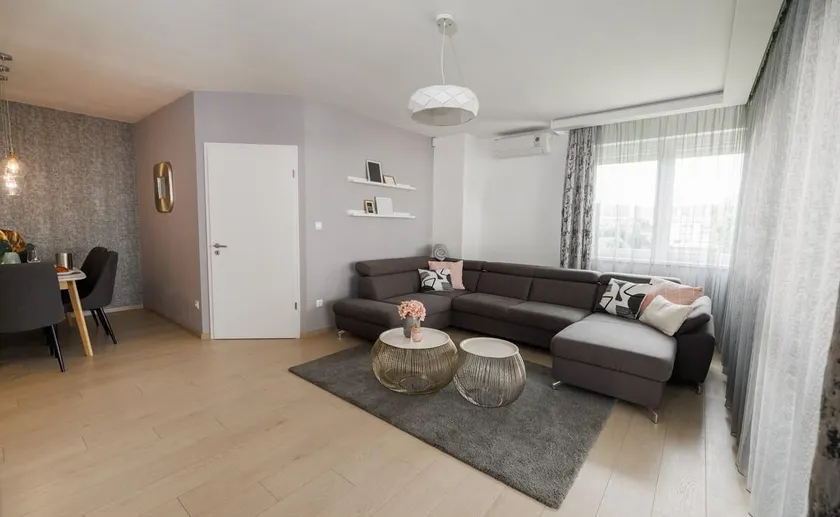 Penthouse Deluxe Apartment - Free Parking, Garden - Image 1