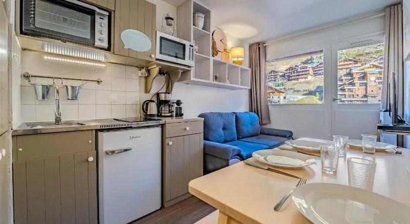 Heart of Val Thorens, Studio Apt, Balcony views - Image 1