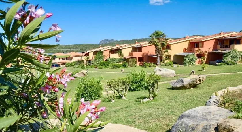 Residence Marineledda in Golfo di Marinella with sea view - Image 1