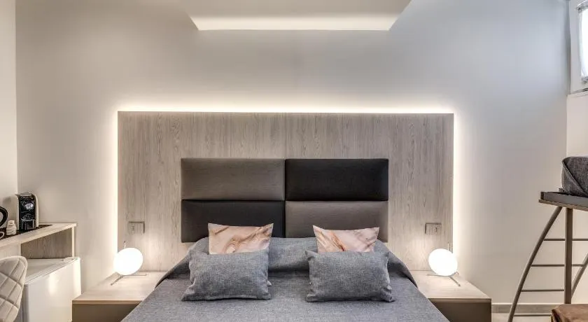 Welcome Inn Napoli Rooms - Image 1