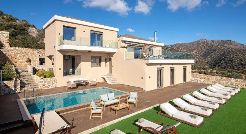 Villa Serenity Cove - Image 1