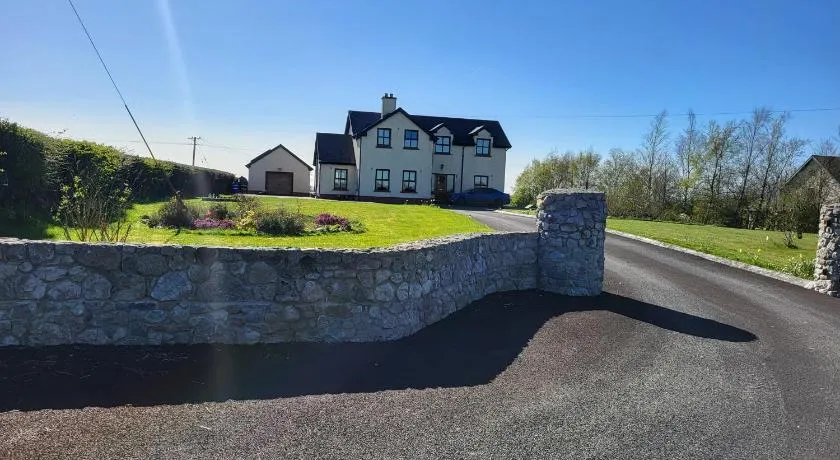 Darogue Farmhouse - Image 1