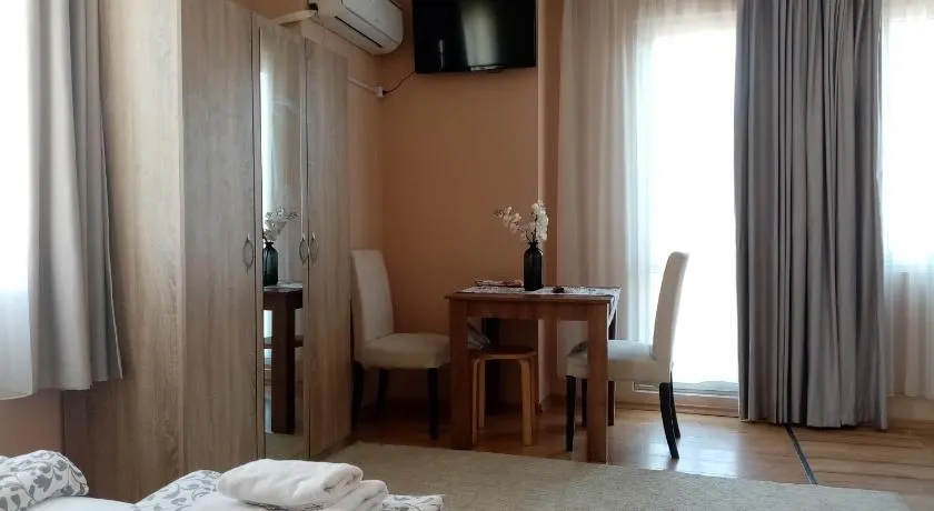 Benita Inn apartments - Image 1