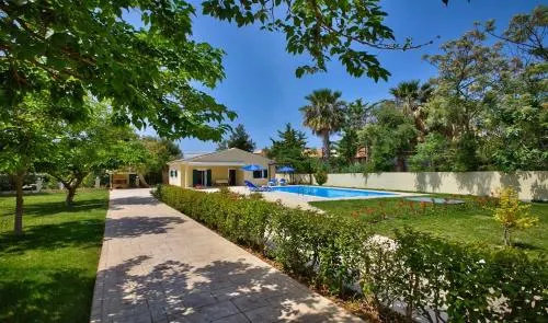 Nyktelia Summer Villa with Private Pool - Image 1
