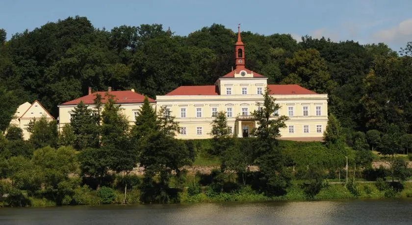 Penzion Zámek Rozsochatec - Image 1