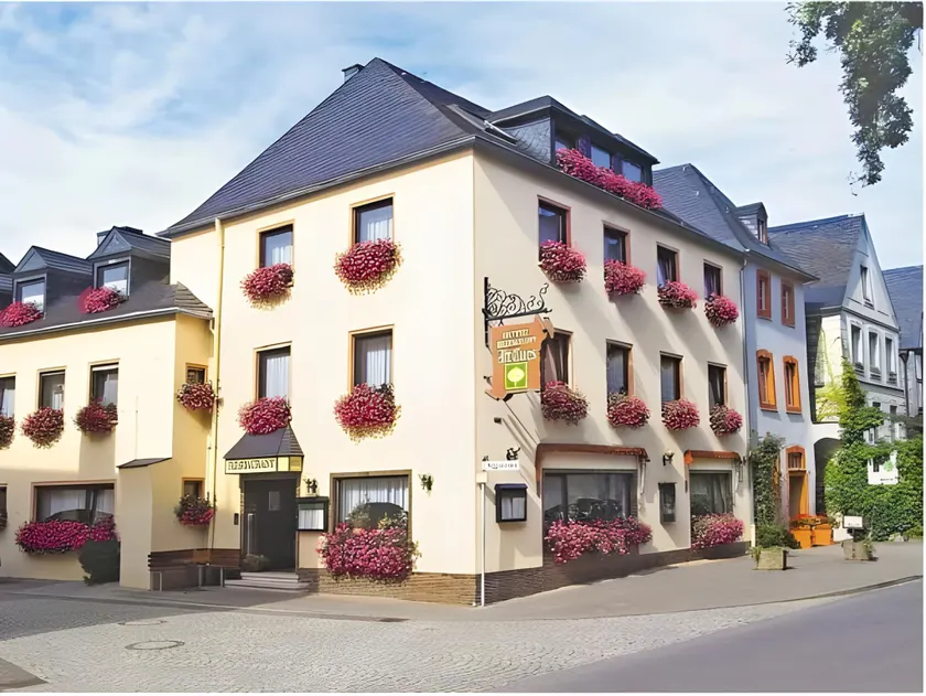 Hotel Alt Cues - Image 1