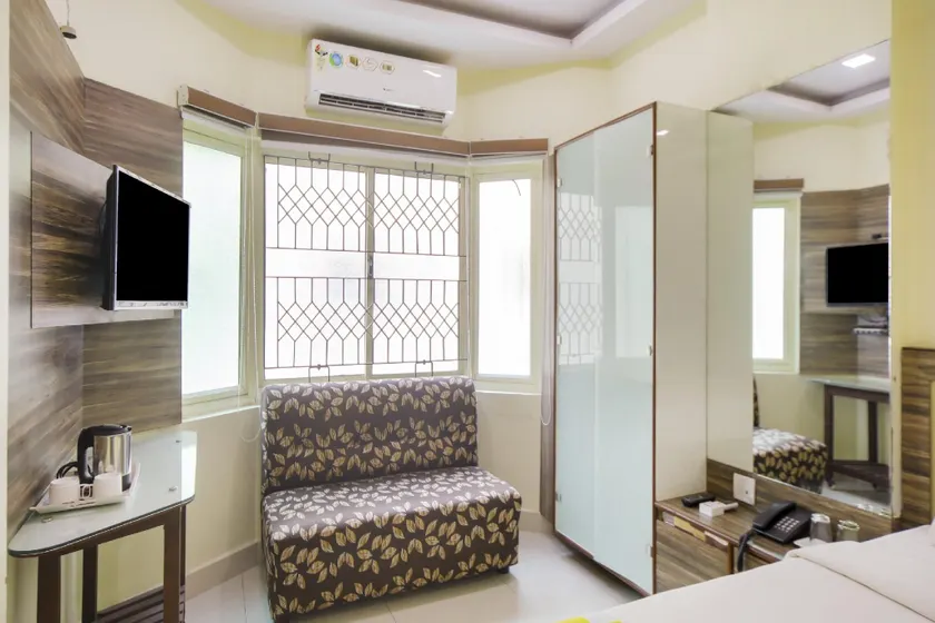 Oyo Home 75669 Akash Inn - Image 1