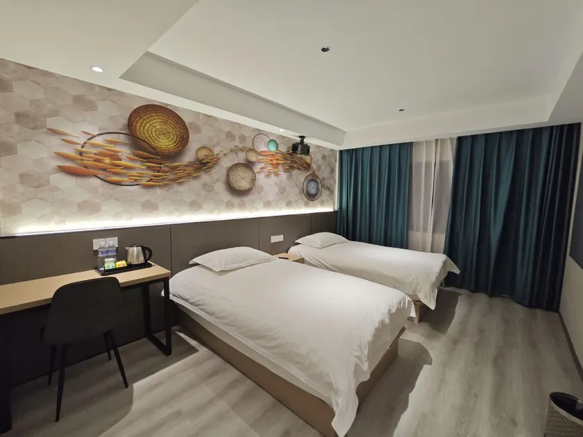 Xifengdeng Cinema Hotel - Image 1