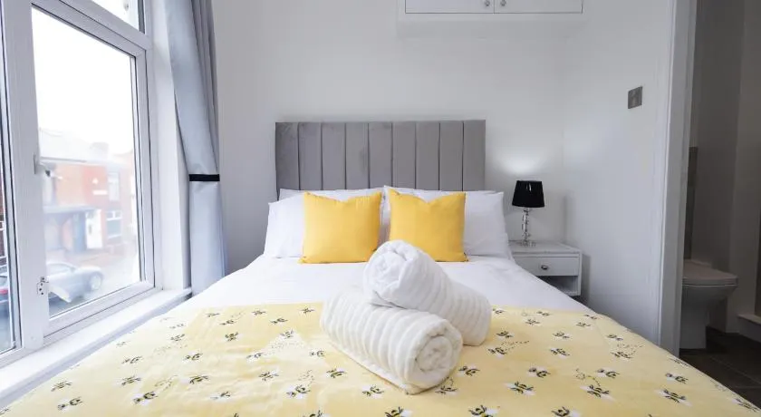 Modern Boutique Studios in Central Bolton Perfect for Contractors & Short Stays - Image 1