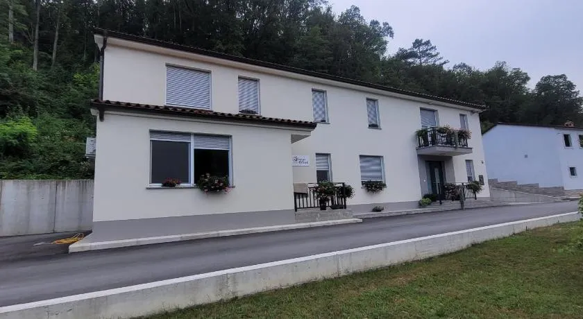Apartma Uhanje pri Božičevih - Image 1