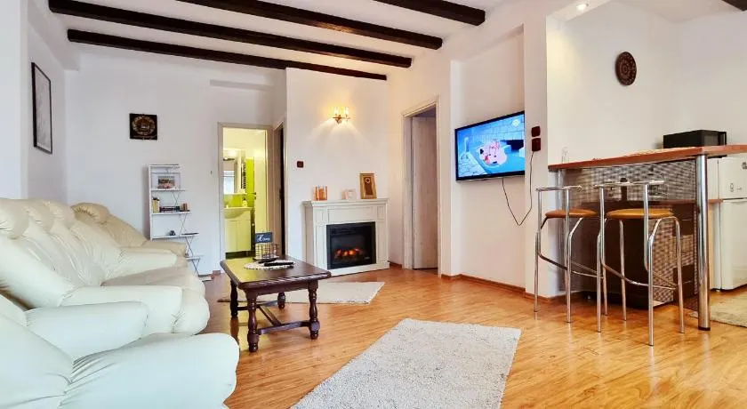 Apartament in vila langa Castelul Cantacuzino - Image 1